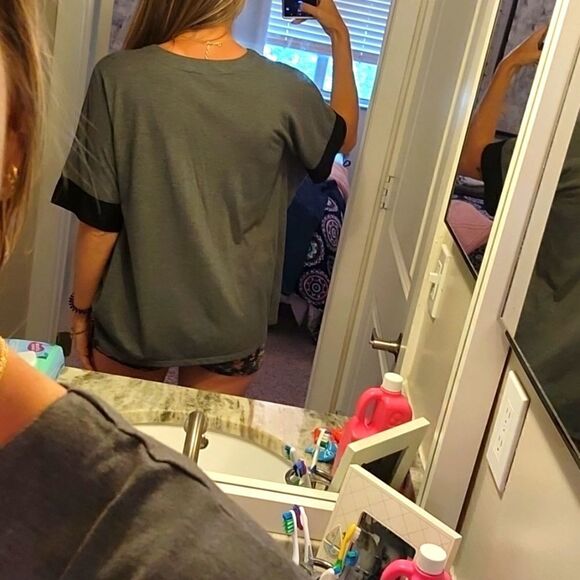 Natori Blouse   - Picture 3 of 3